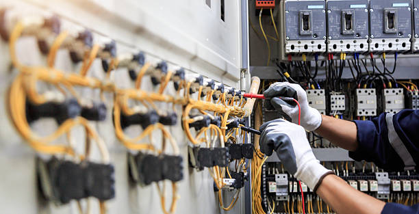 Professional Electrician technician working in Palmetto, FL